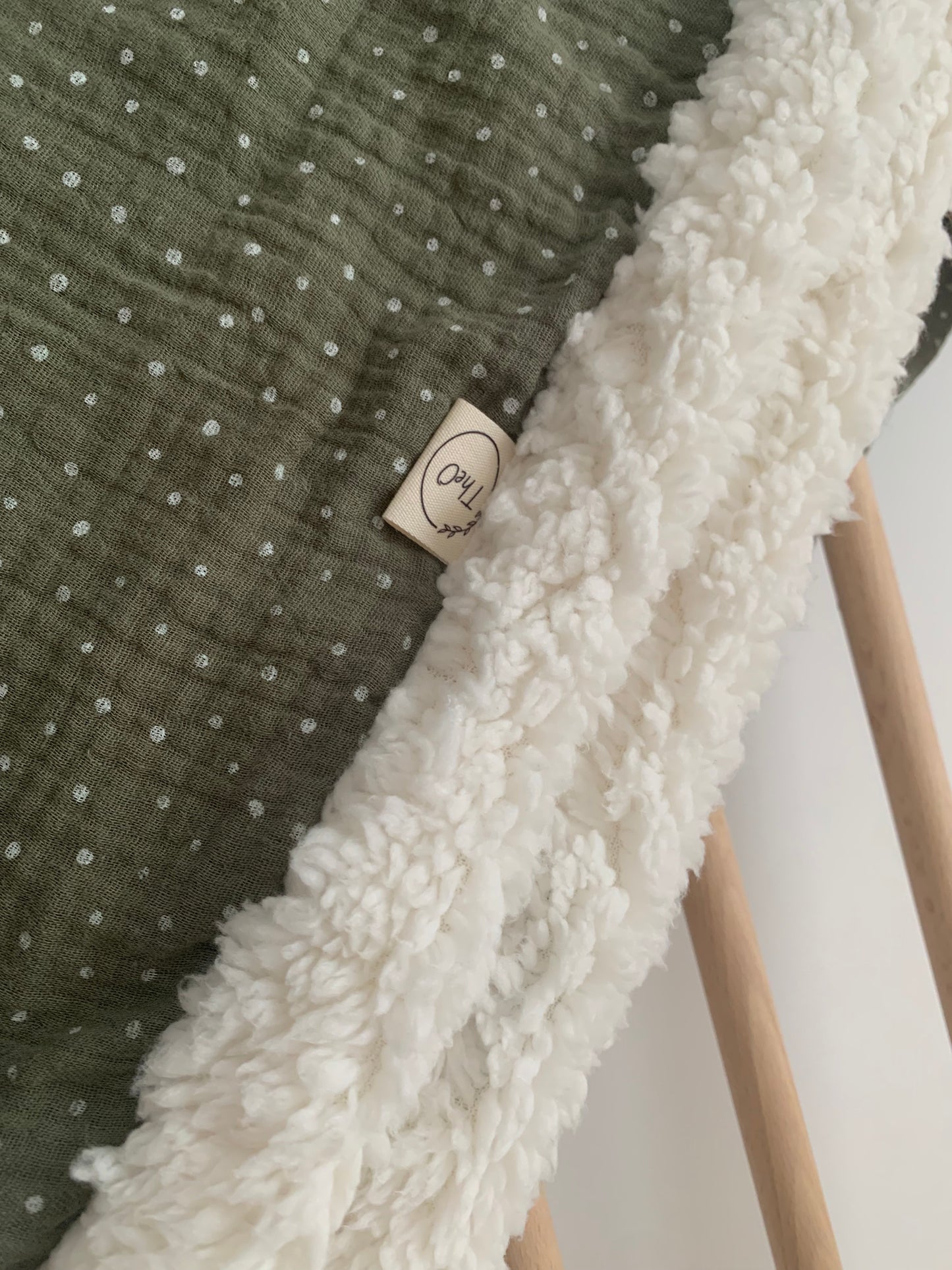 Téli sherpa & duplagéz takaró- mélyzöld (apró pöttyös)