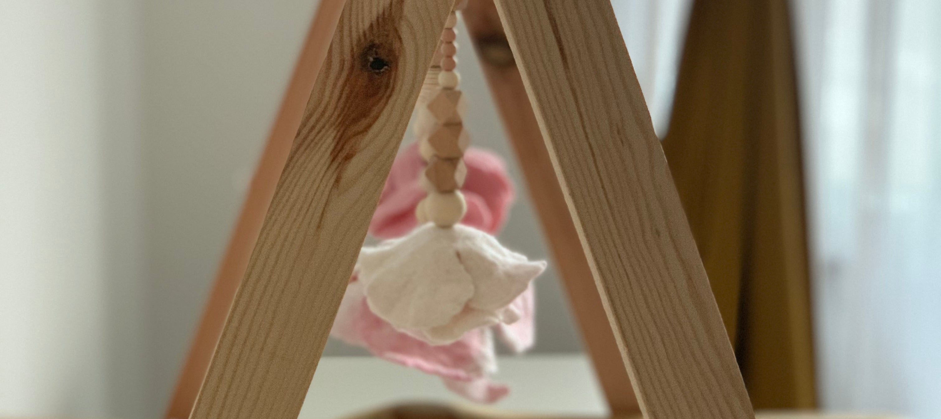 Babagym rózsaszín nemez virágokkal - TheObaby