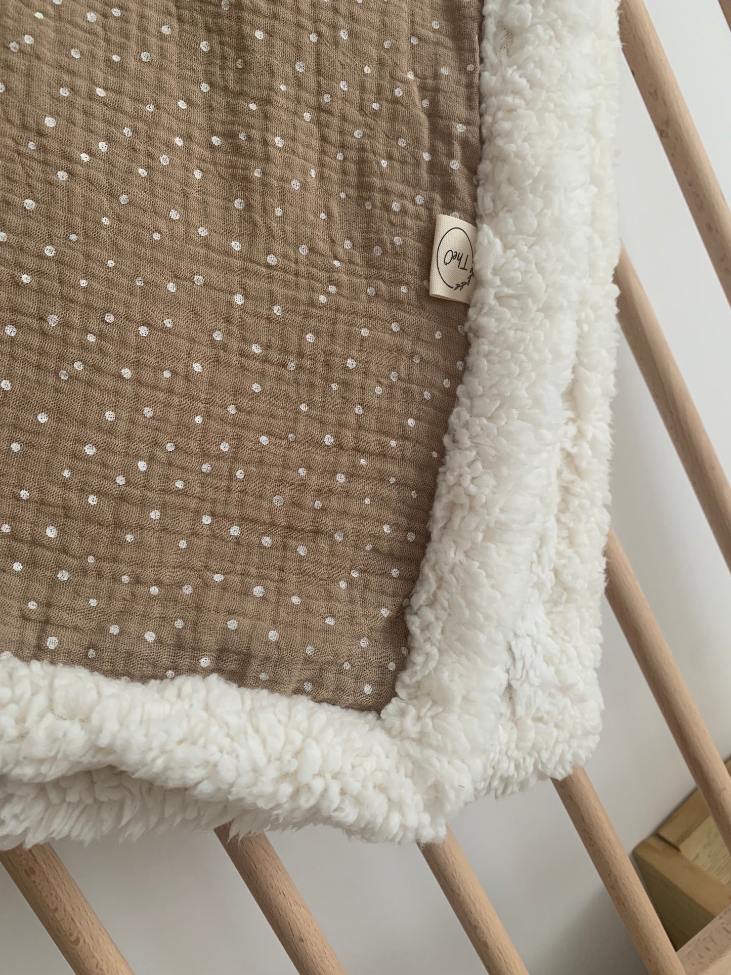 Téli sherpa & duplagéz takaró- homokszín (apró pöttyös)
