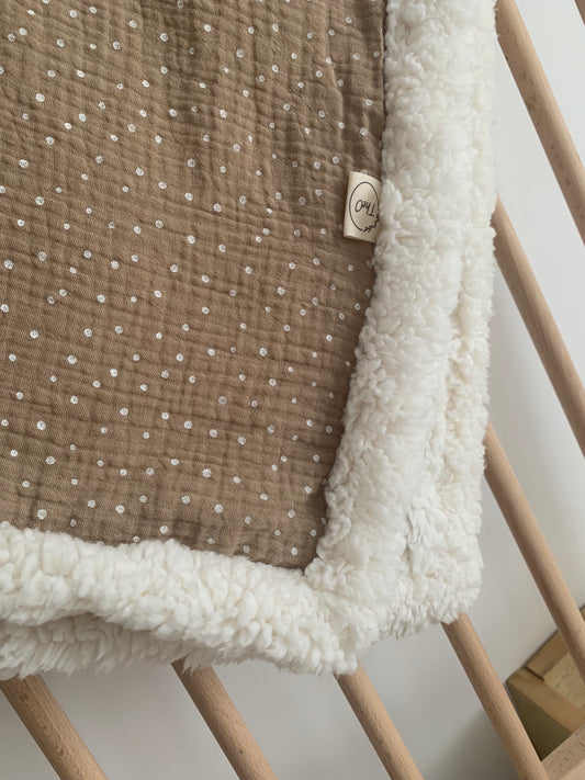 Téli sherpa & duplagéz takaró- homokszín (apró pöttyös)