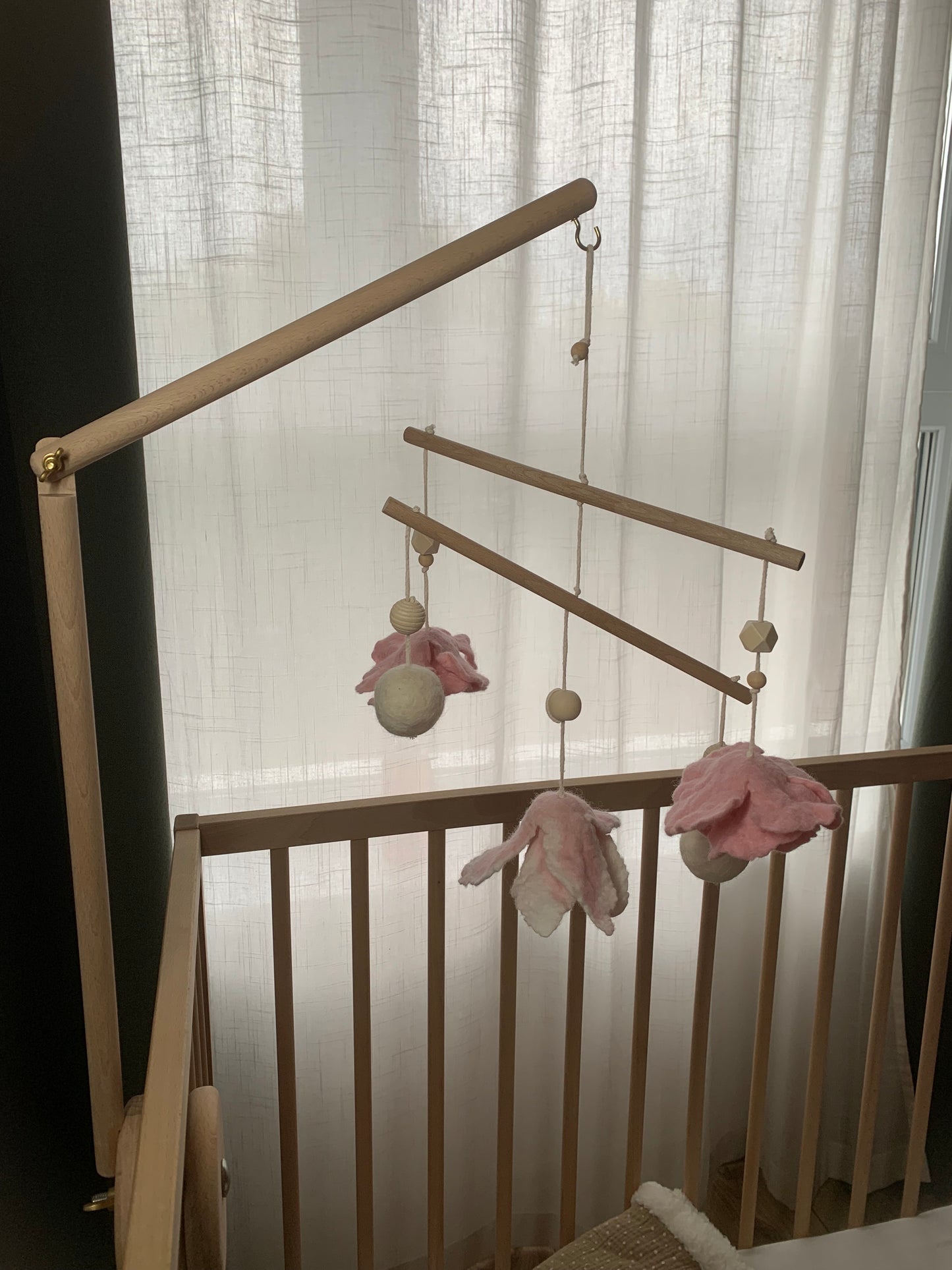 Bükkfa & gyapjú kiságyforgó -virág