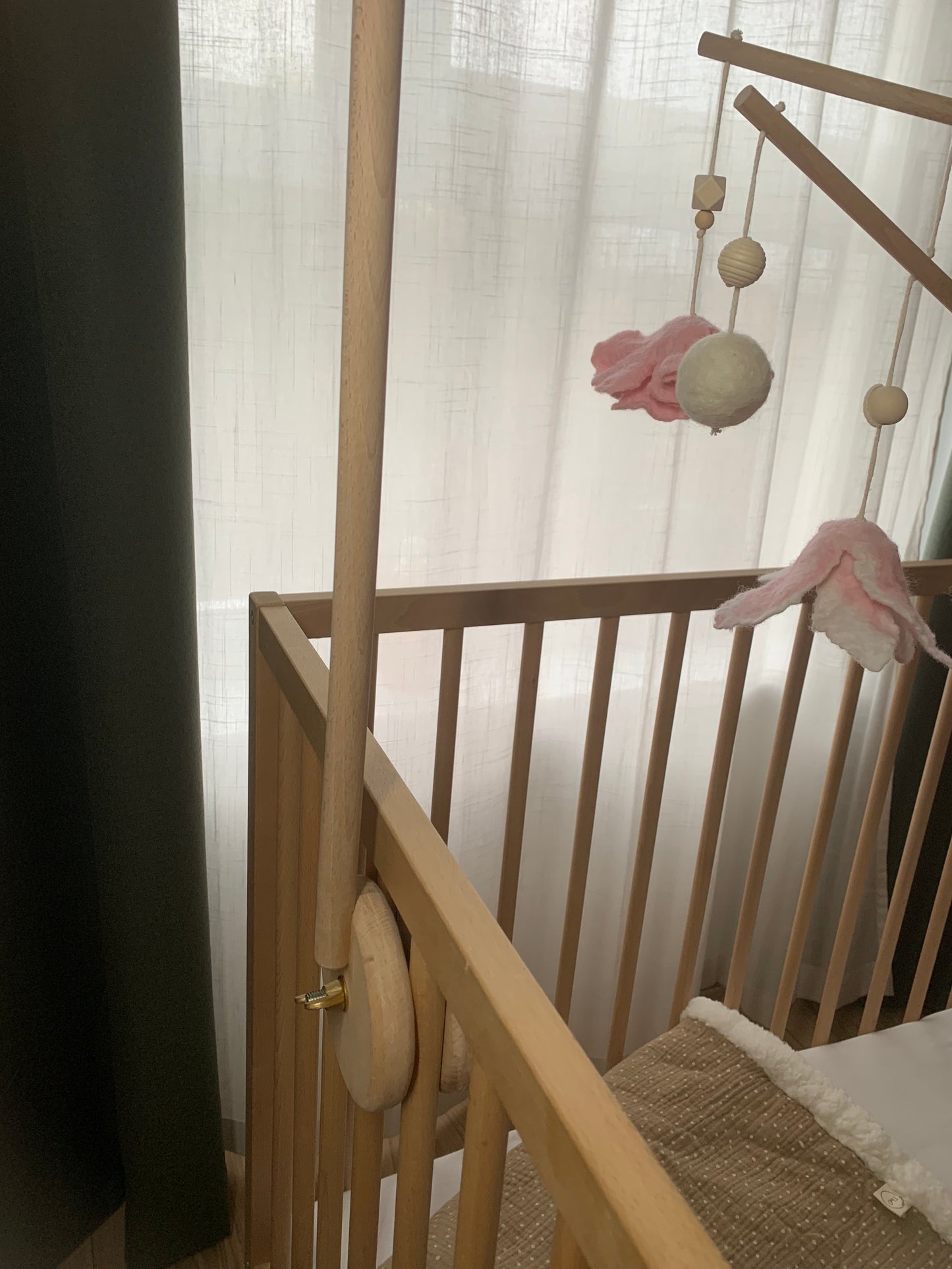 Bükkfa & gyapjú kiságyforgó -virág