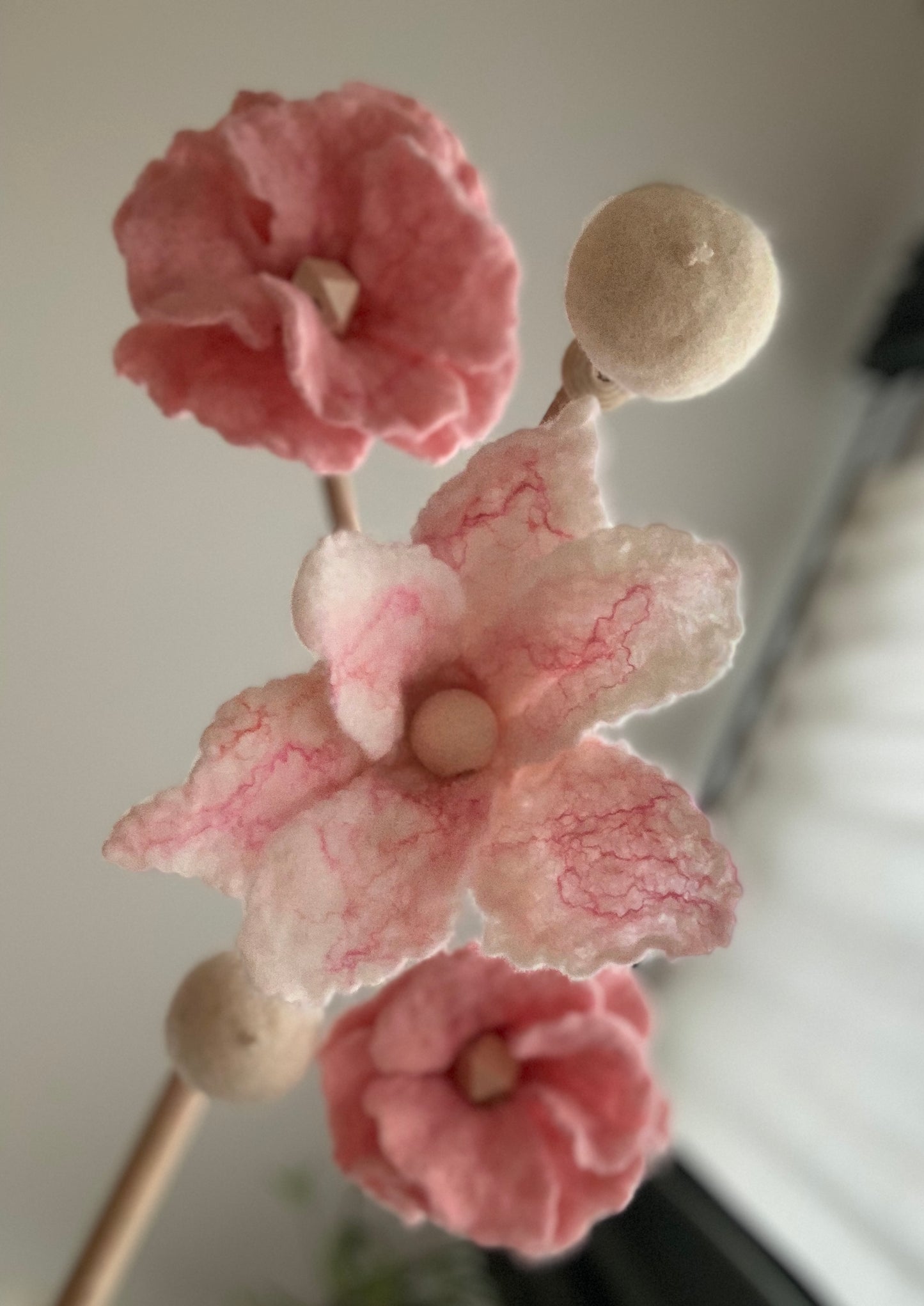 Bükkfa & gyapjú kiságyforgó -virág